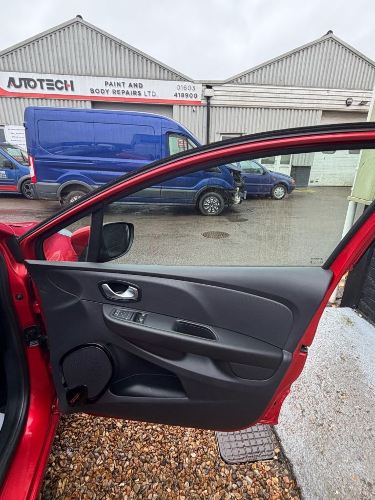 Used Renault Clio 2018 for sale - 77547342: Photo 13