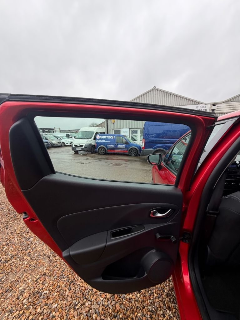 Used Renault Clio 2018 for sale - 77547342: Photo 24