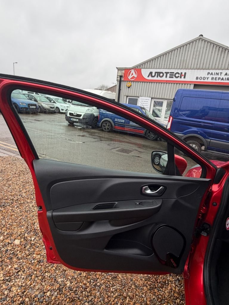 Used Renault Clio 2018 for sale - 77547342: Photo 27