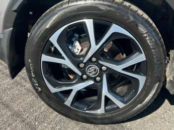 Used Toyota C-HR 2019 for sale - 74691372: Photo
