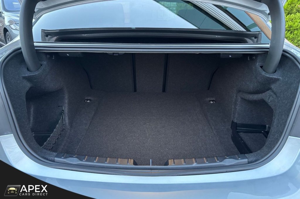 Used BMW 3 Series 2018 for sale - 76784211: Photo 35