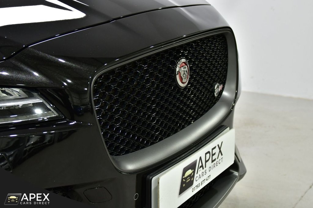 Used Jaguar F-Pace 2019 for sale - 76950329: Photo 17