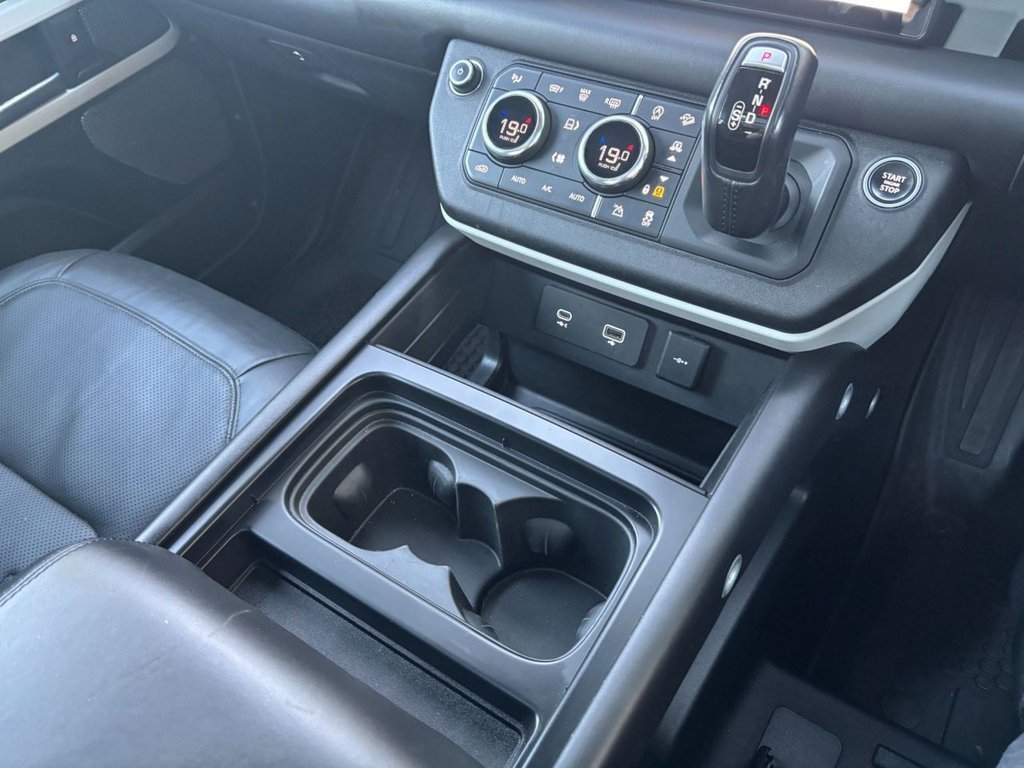 Used Land Rover Defender 2021 for sale - 76647174: Photo 10