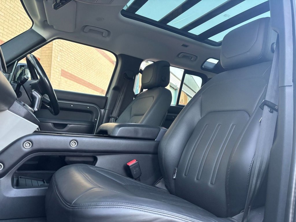 Used Land Rover Defender 2021 for sale - 76647174: Photo 12
