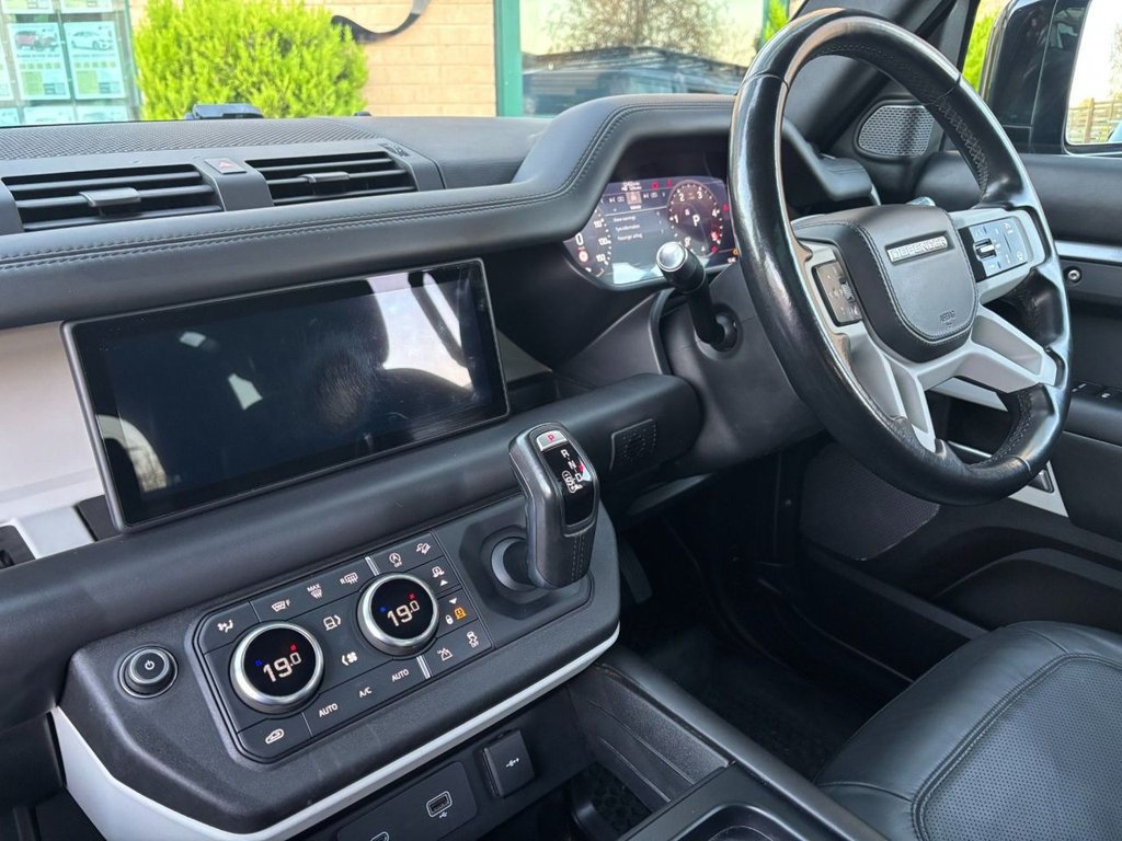 Used Land Rover Defender 2021 for sale - 76647174: Photo 16
