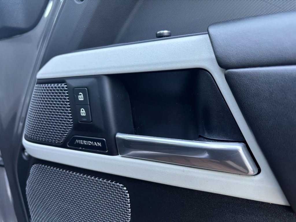 Used Land Rover Defender 2021 for sale - 76647174: Photo 19