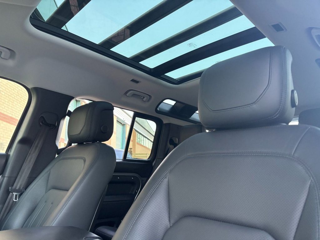 Used Land Rover Defender 2021 for sale - 76647174: Photo 23