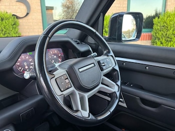 Used Land Rover Defender 2021 for sale - 76647174: Photo