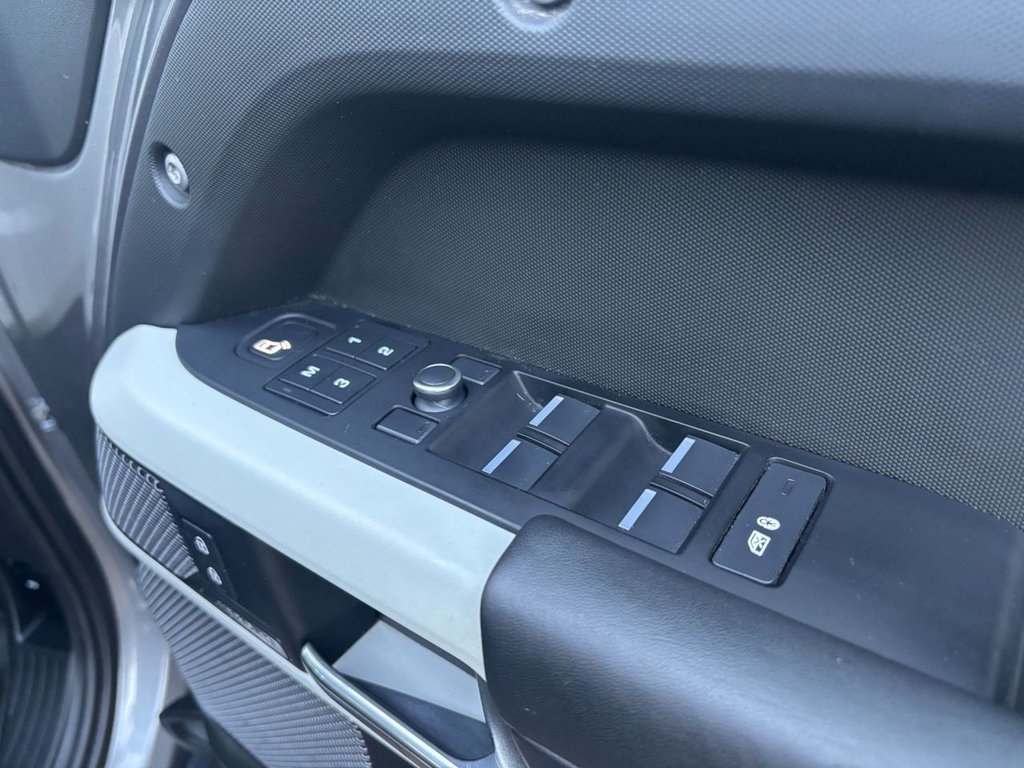 Used Land Rover Defender 2021 for sale - 76647174: Photo 33