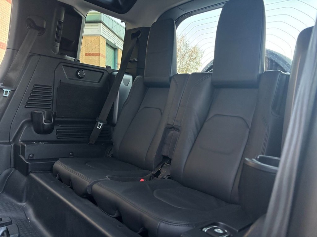 Used Land Rover Defender 2021 for sale - 76647174: Photo 44