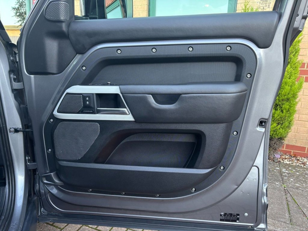 Used Land Rover Defender 2021 for sale - 76647174: Photo 48