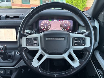 Used Land Rover Defender 2021 for sale - 76647174: Photo