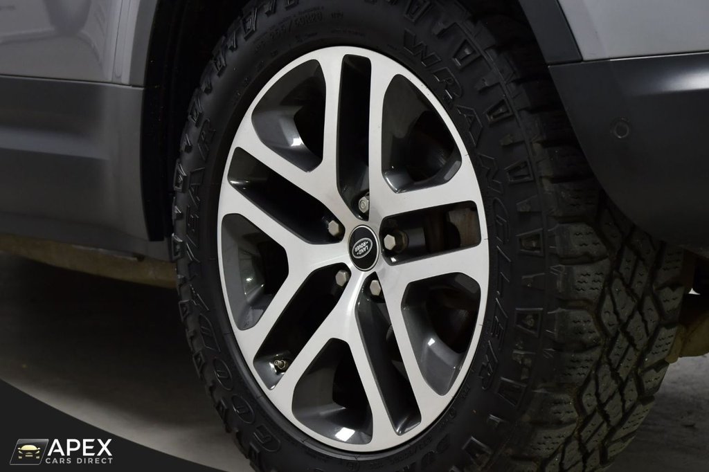 Used Land Rover Defender 2021 for sale - 76647174: Photo 9