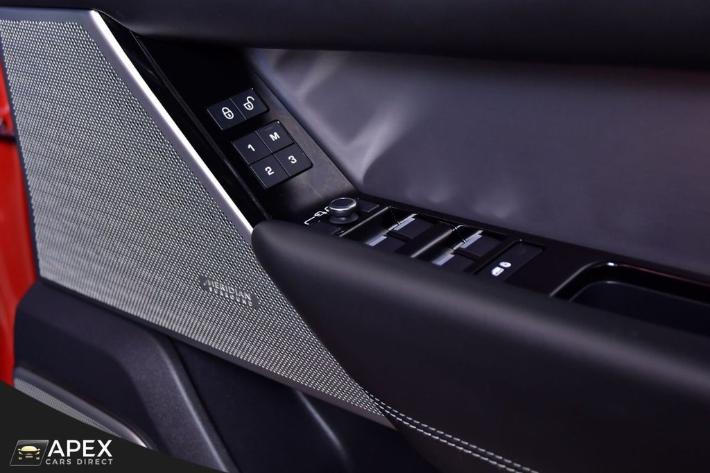 Used Land Rover Range Rover Velar 2019 for sale - 76783548: Photo 44