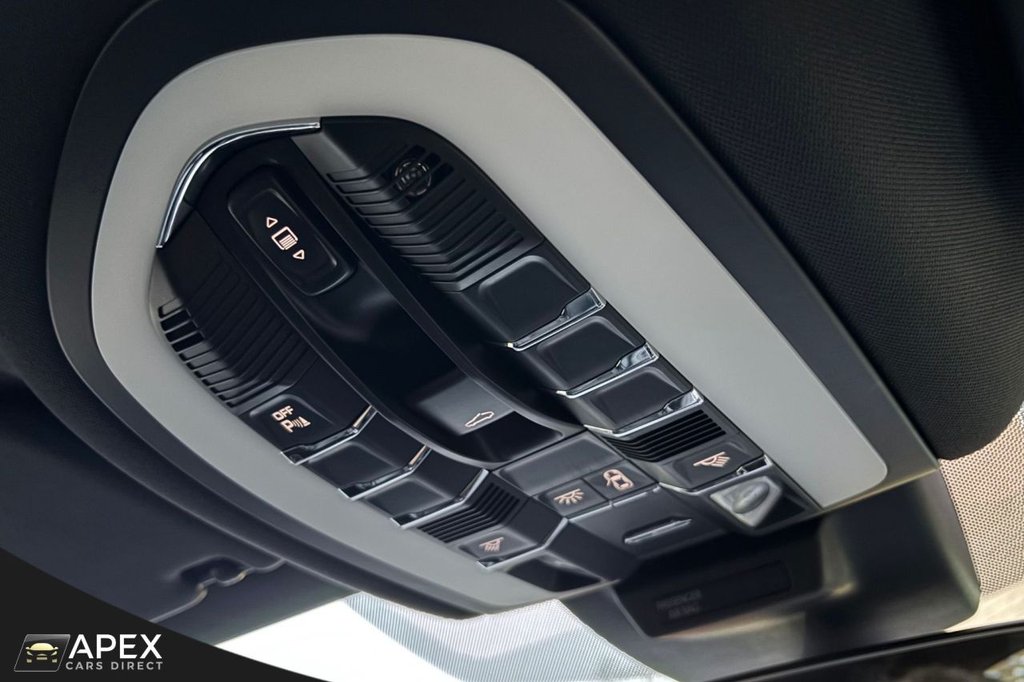 Used Porsche Macan 2020 for sale - 77038053: Photo 23