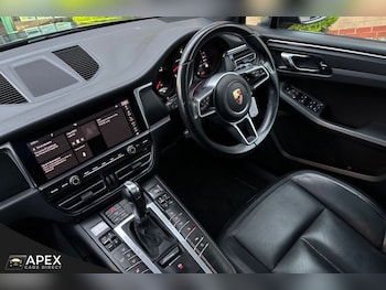 Used Porsche Macan 2020 for sale - 77038053: Photo