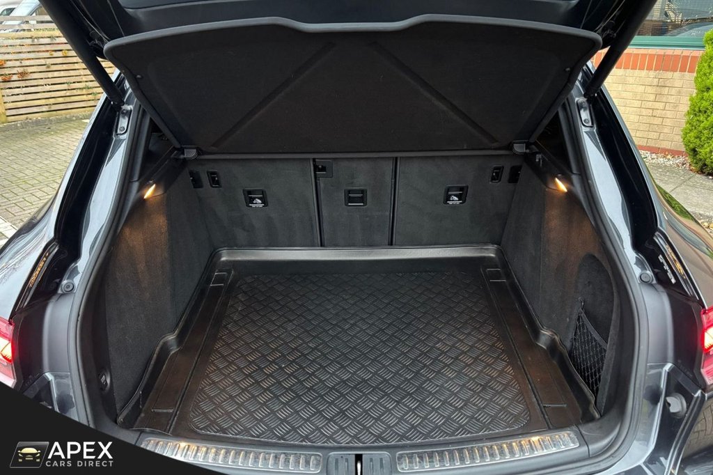 Used Porsche Macan 2020 for sale - 77038053: Photo 40