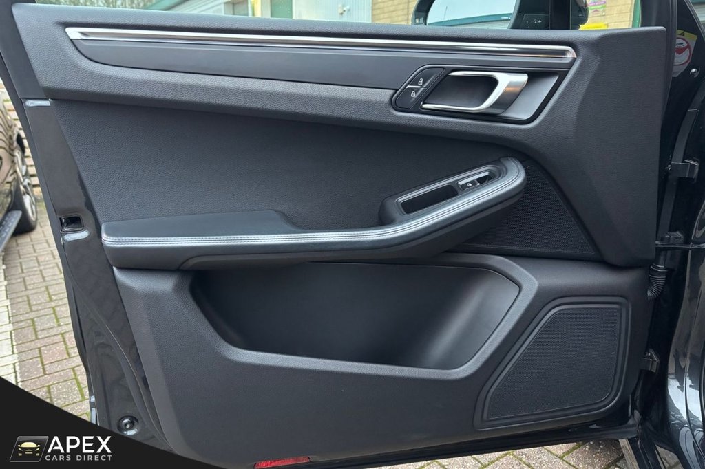 Used Porsche Macan 2020 for sale - 77038053: Photo 50