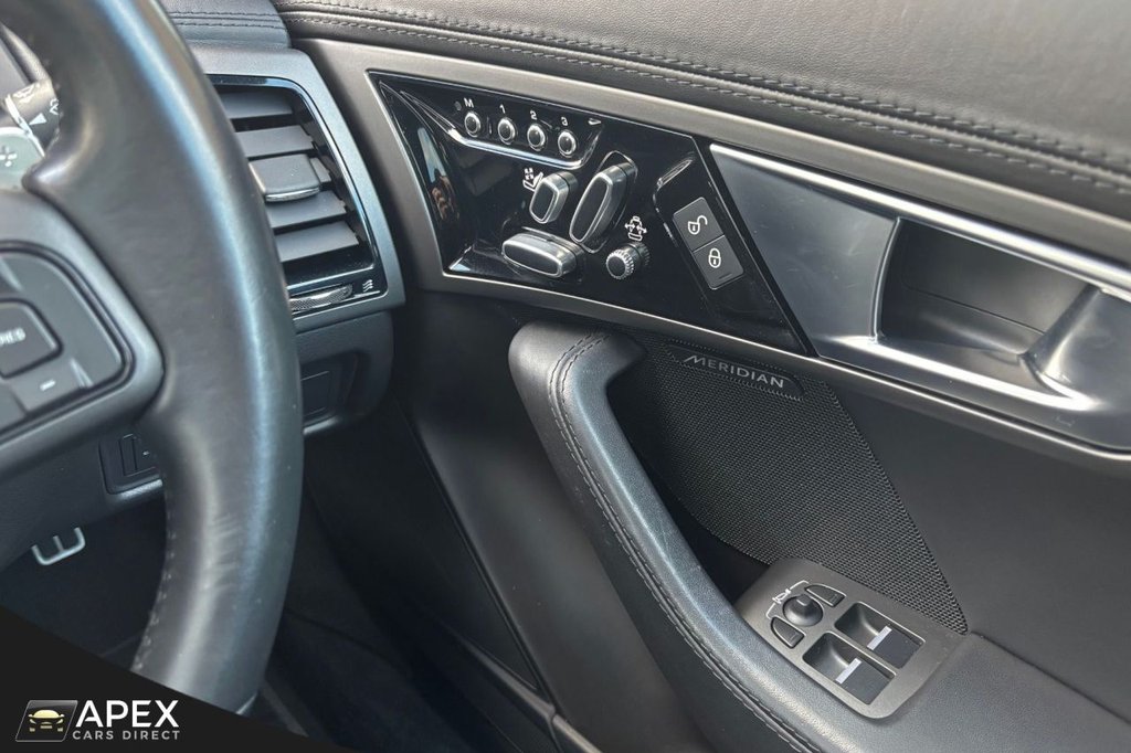 Used Jaguar F-Type 2016 for sale - 76910518: Photo 41