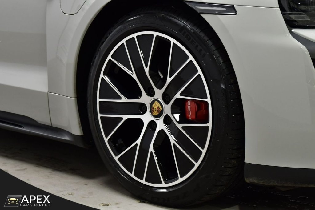 Used Porsche Taycan 2022 for sale - 77027091: Photo 11