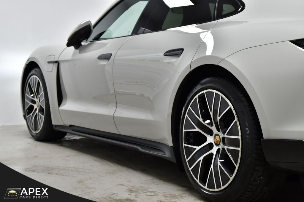 Used Porsche Taycan 2022 for sale - 77027091: Photo 23