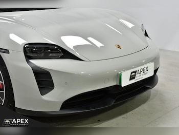 Used Porsche Taycan 2022 for sale - 77027091: Photo