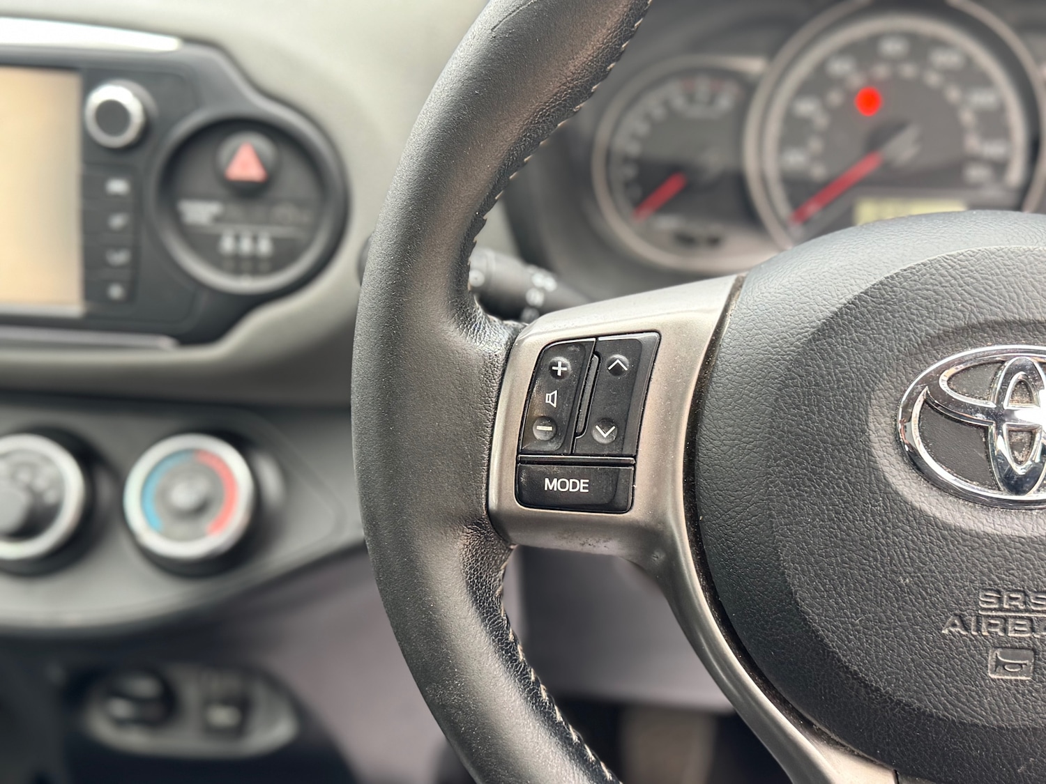 Used Toyota Yaris 2015 for sale - 76196751: Photo 18