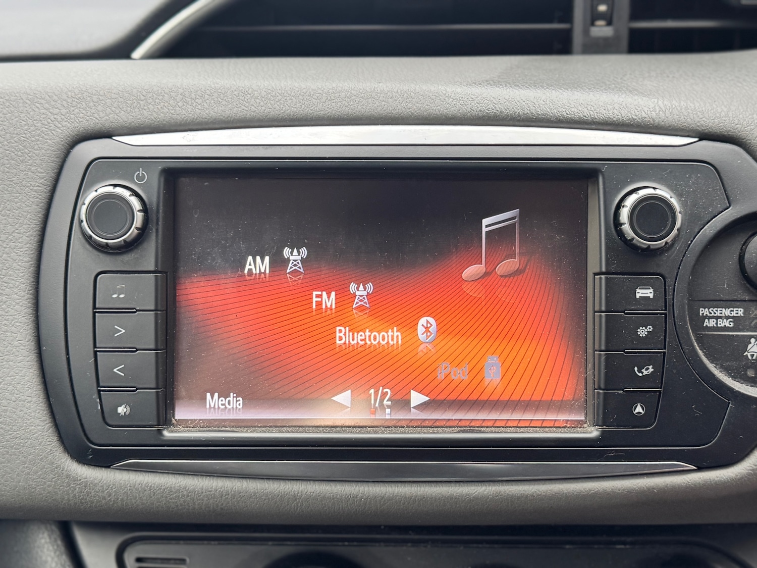 Used Toyota Yaris 2015 for sale - 76196751: Photo 23