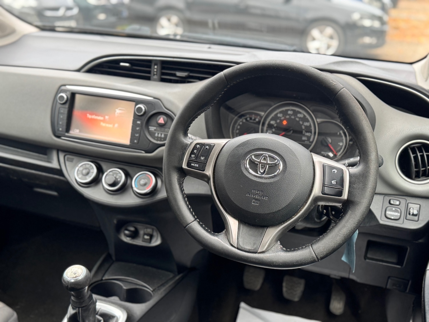 Used Toyota Yaris 2015 for sale - 76196751: Photo 30