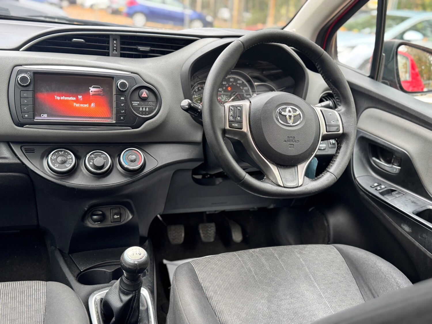 Used Toyota Yaris 2015 for sale - 76196751: Photo 33