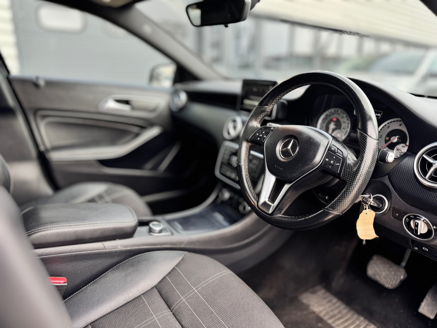 Used Mercedes-Benz A-Class 2015 for sale - 77573109: Photo 25