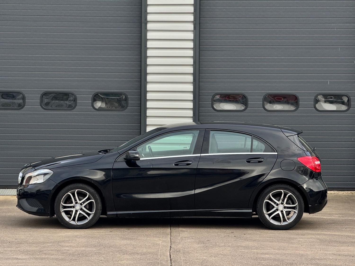 Used Mercedes-Benz A-Class 2015 for sale - 77573109: Photo 9