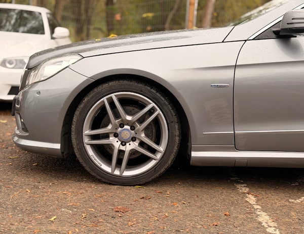 Used Mercedes-Benz E Class 2010 for sale - 76316992: Photo 8