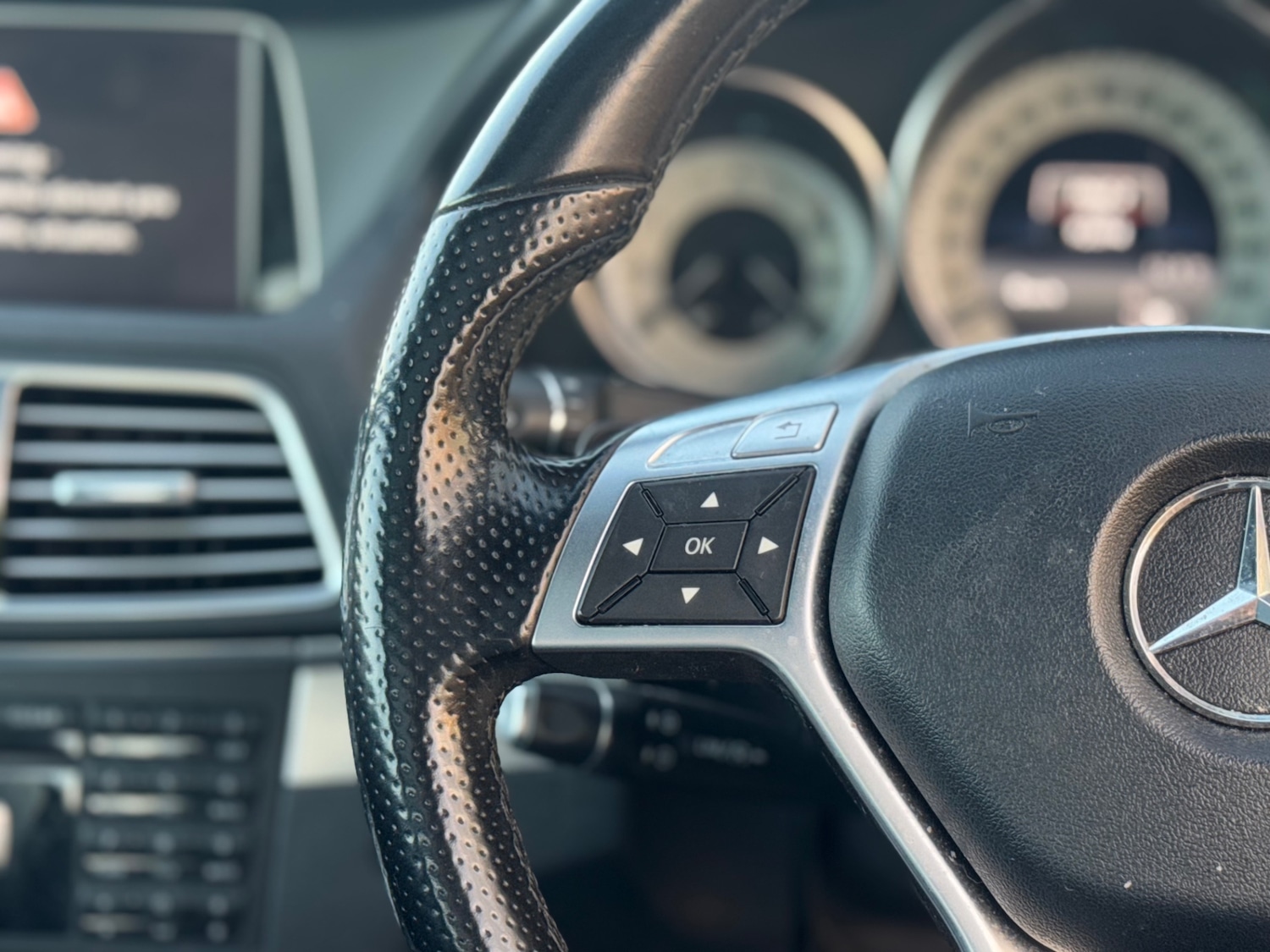 Used Mercedes-Benz E Class 2013 for sale - 75948355: Photo 18