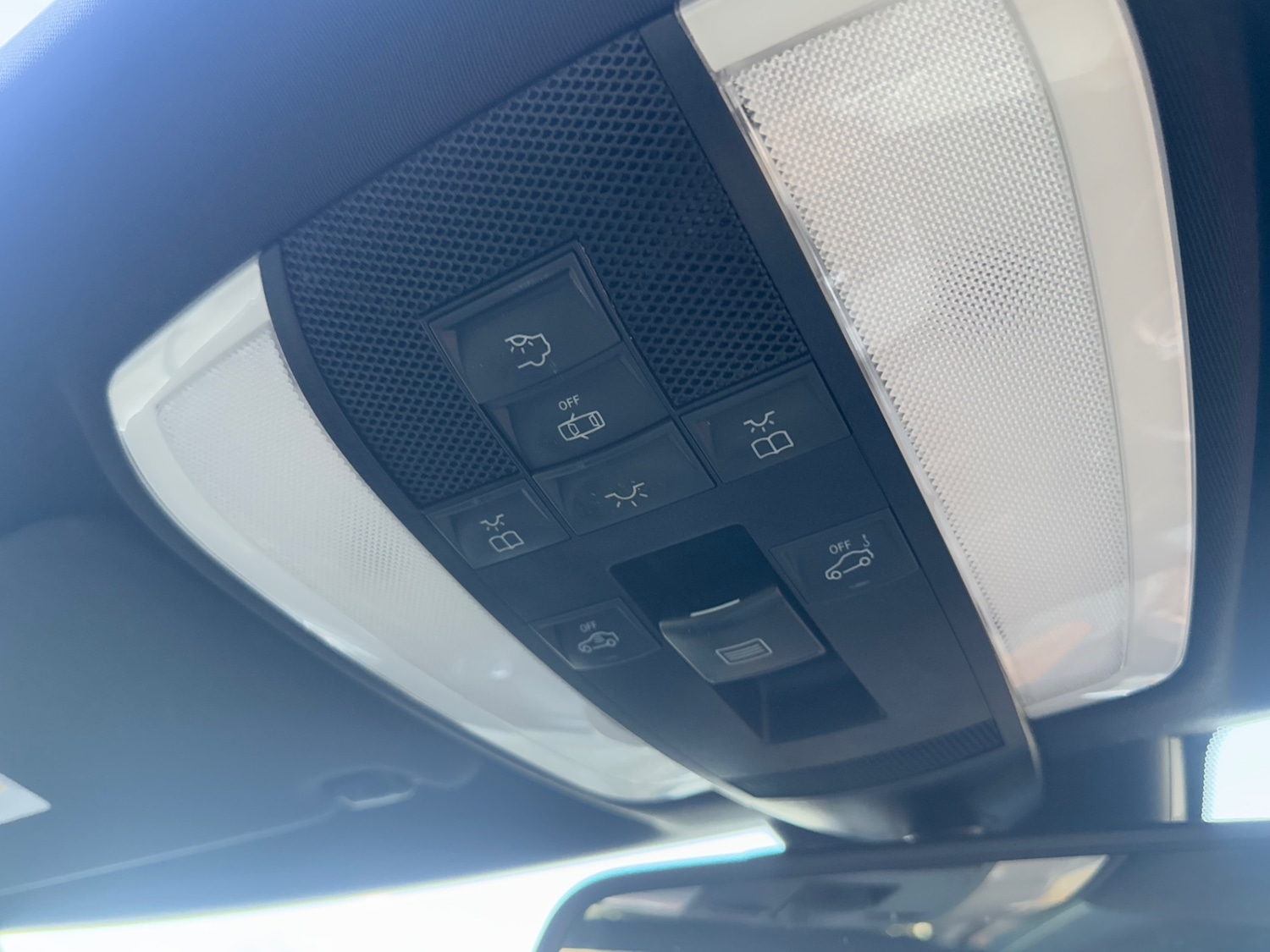 Used Mercedes-Benz E Class 2013 for sale - 75948355: Photo 25