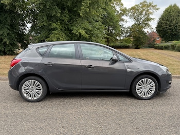Used Vauxhall Astra 2013 for sale - 75674215: Photo