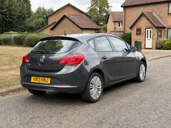 Used Vauxhall Astra 2013 for sale - 75674215: Photo