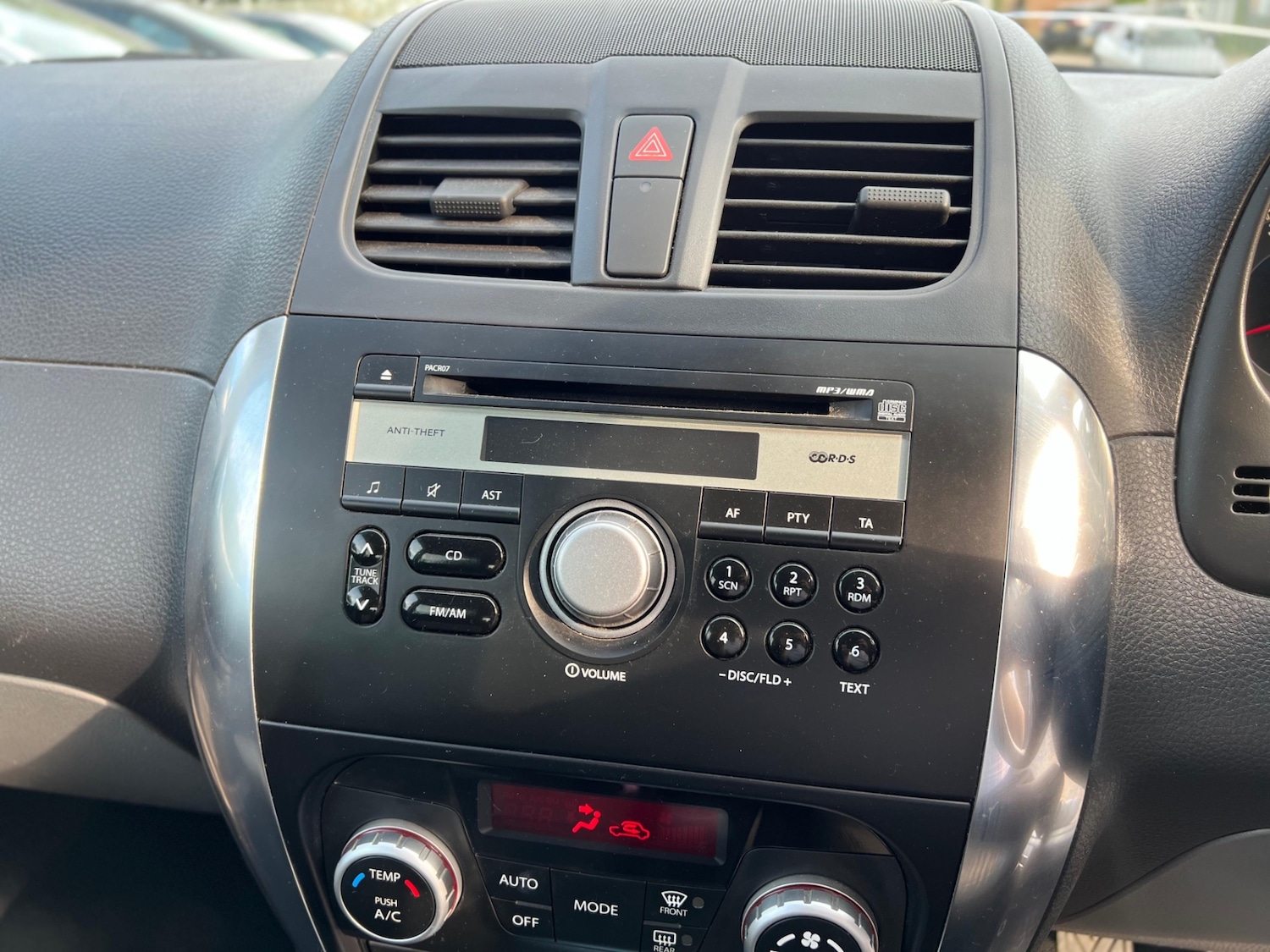 Used Suzuki SX4 2010 for sale - 76093915: Photo 18