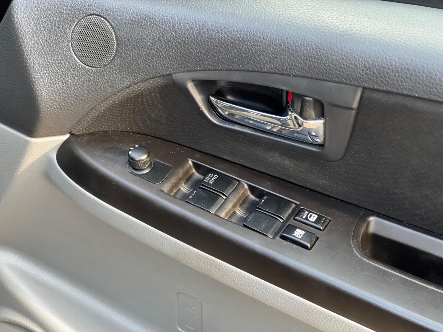 Used Suzuki SX4 2010 for sale - 76093915: Photo 23
