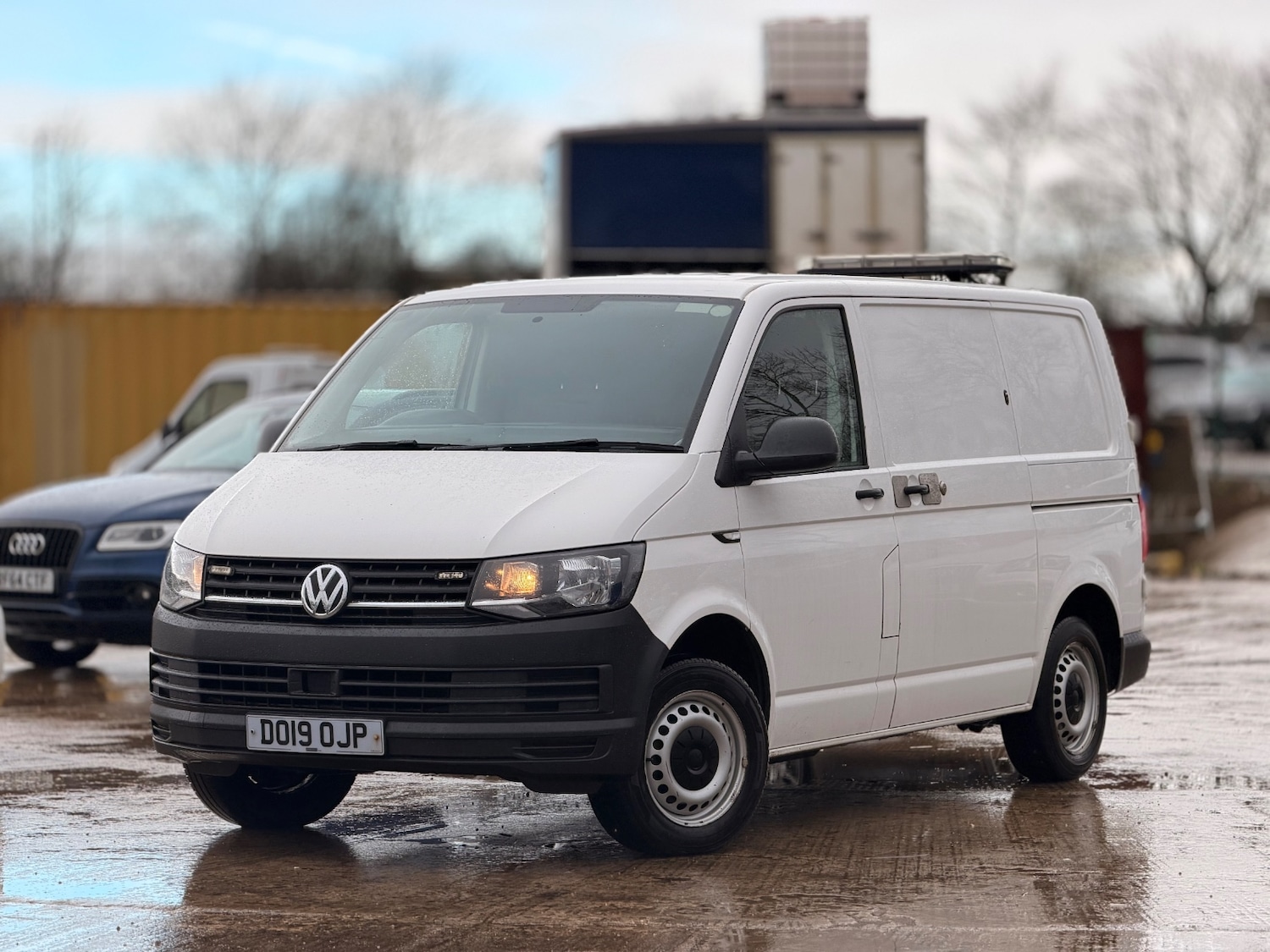 Used Volkswagen Transporter 2019 for sale - 76757467: Photo 1