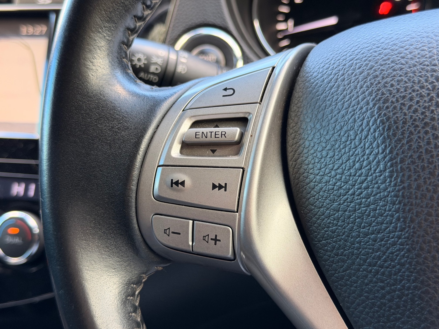 Used Nissan Qashqai 2015 for sale - 76268832: Photo 18