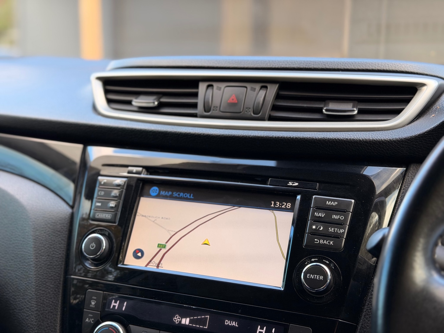 Used Nissan Qashqai 2015 for sale - 76268832: Photo 27