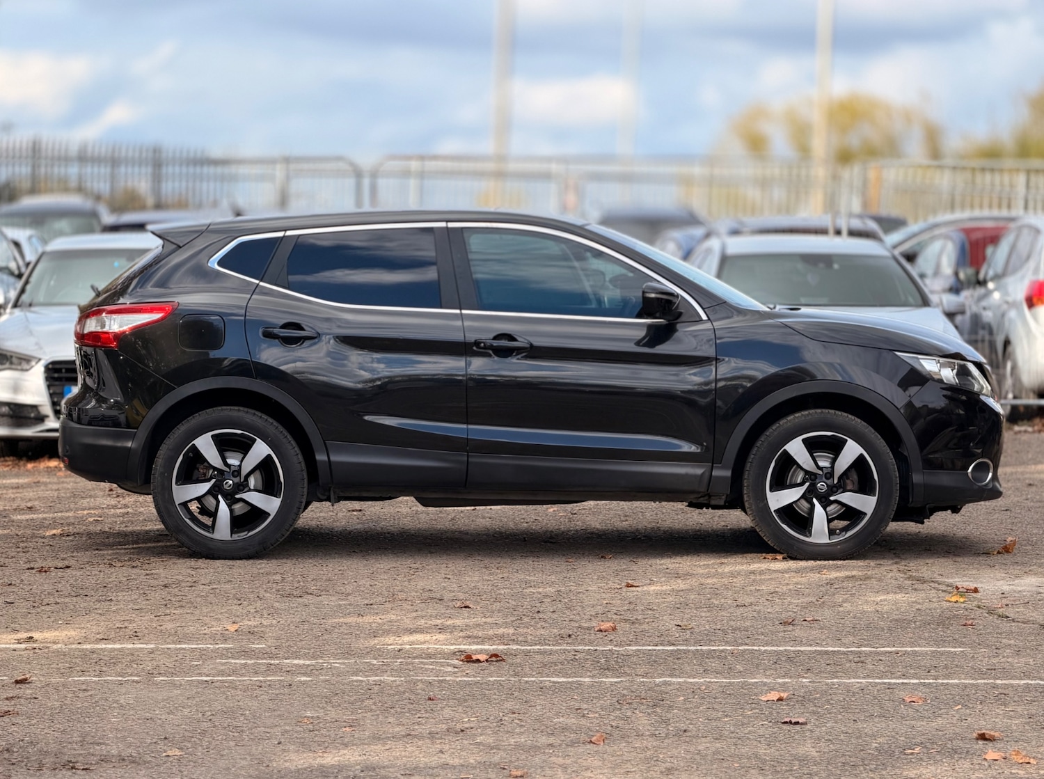 Used Nissan Qashqai 2015 for sale - 76268832: Photo 4