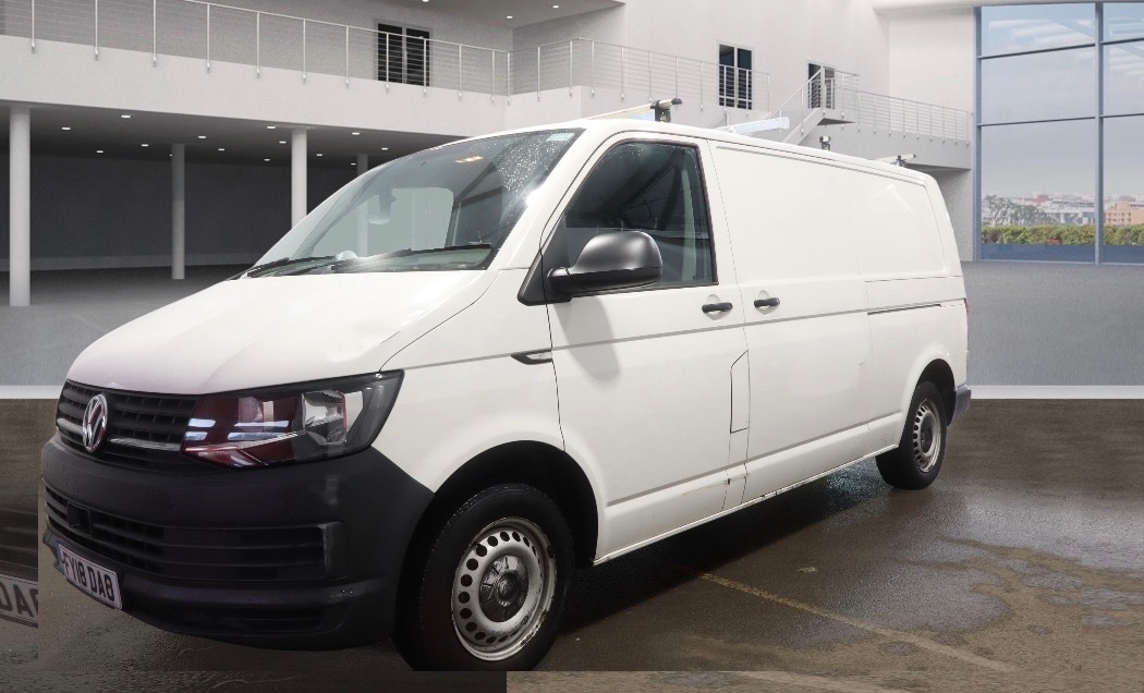Used Volkswagen Transporter 2018 for sale - 77335692: Photo 2