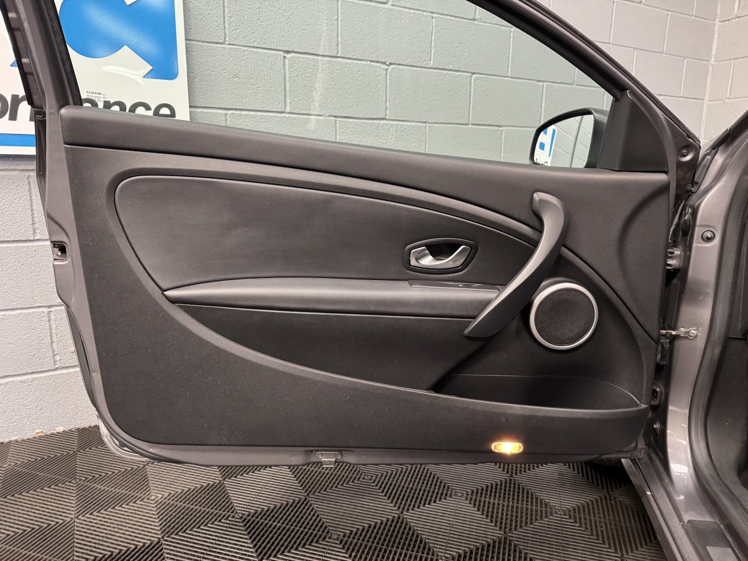 Used Renault Megane 2010 for sale - 76547781: Photo 35