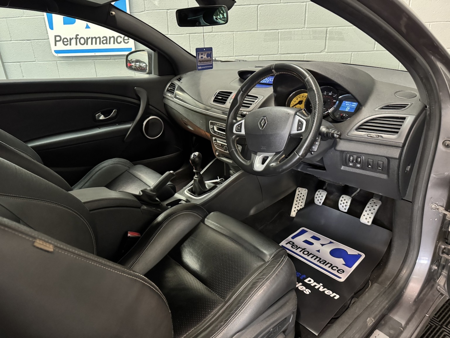 Used Renault Megane 2010 for sale - 76547781: Photo 9