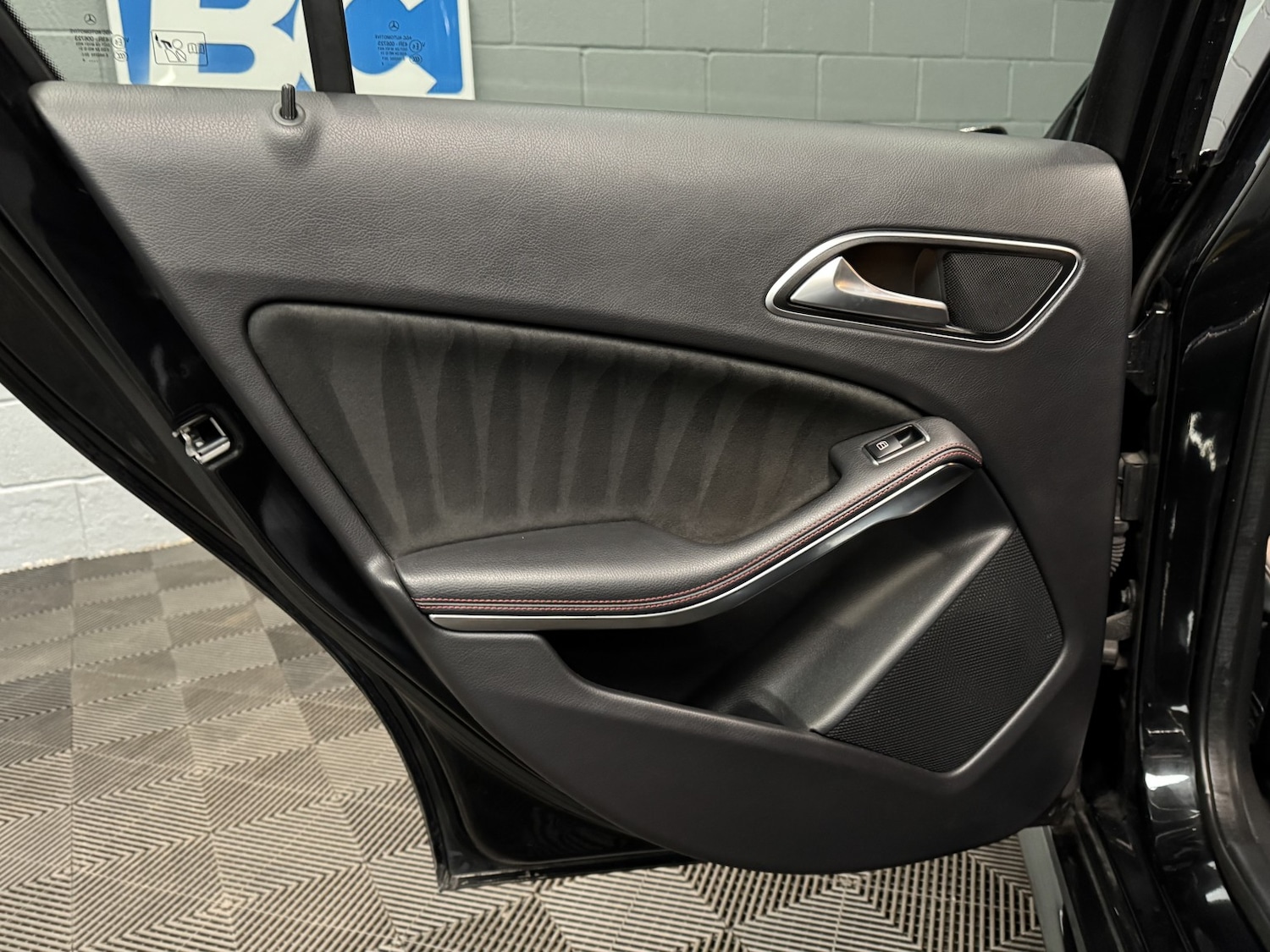 Used Mercedes-Benz A-Class 2014 for sale - 77997298: Photo 33