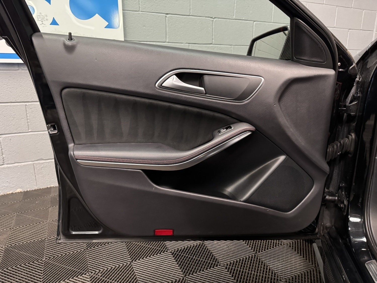 Used Mercedes-Benz A-Class 2014 for sale - 77997298: Photo 38