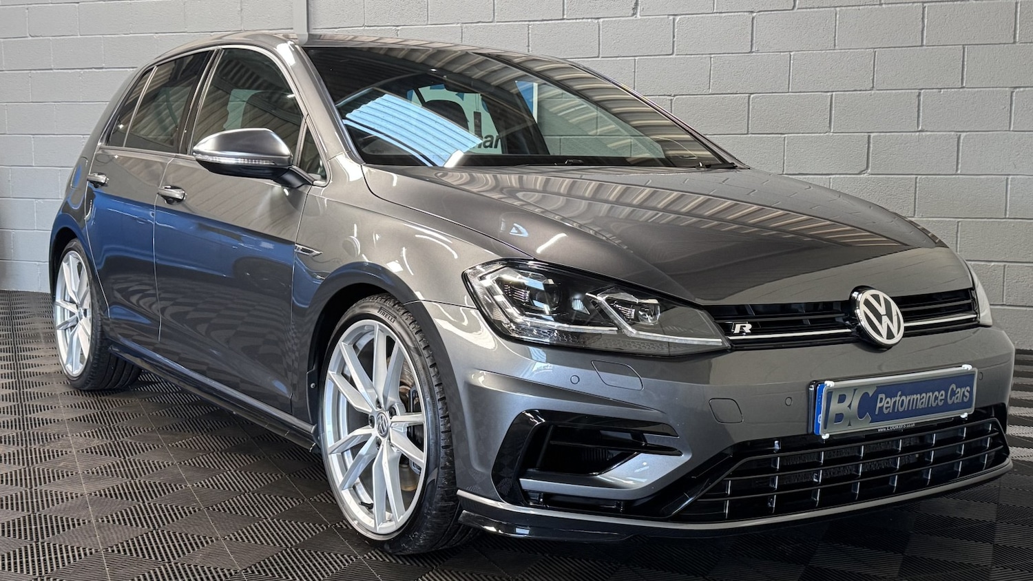 Used Volkswagen Golf 2017 for sale - 76712368: Photo 2