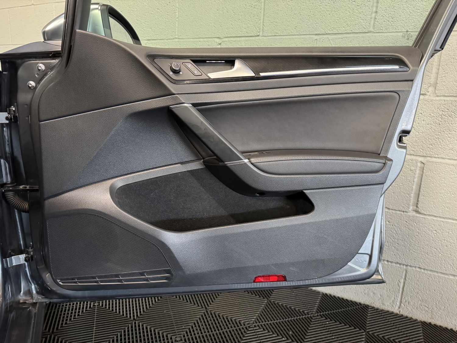 Used Volkswagen Golf 2017 for sale - 76712368: Photo 52